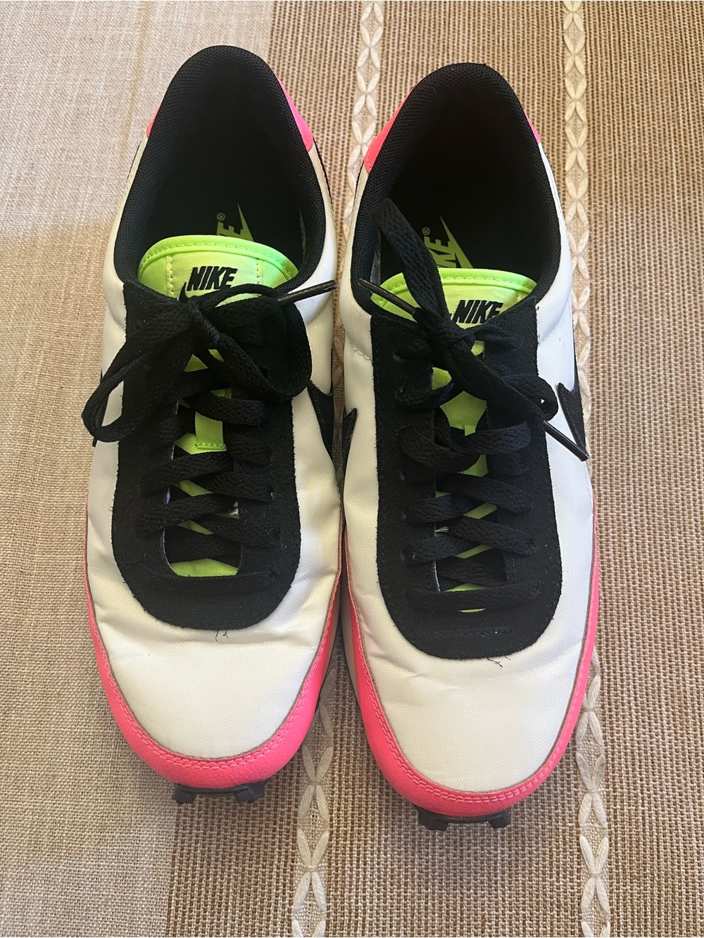 Nike Women’s Daybreak Neon Colorway -Size 8.5